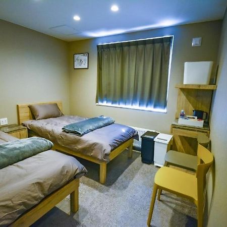 Qfox Ruby Hotel Нісеко Екстер'єр фото
