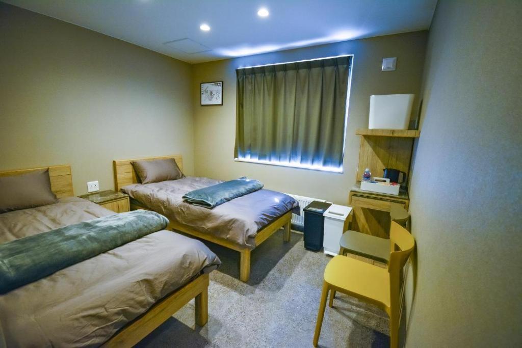 Qfox Ruby Hotel Нісеко Екстер'єр фото